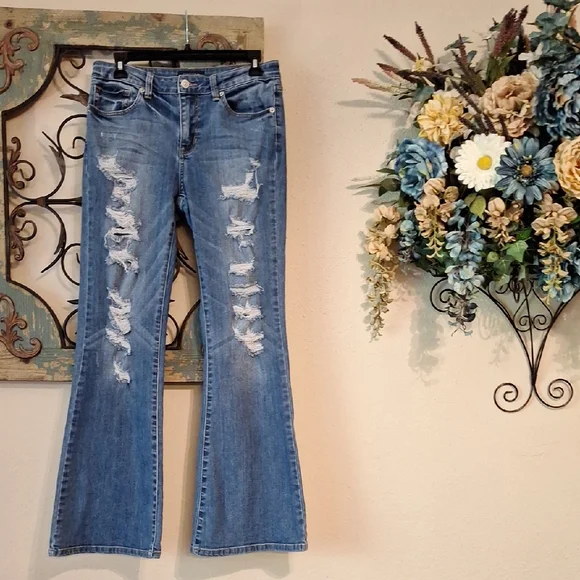 Just USA Light Blue Distressed Flare Jeans. Excellent Condition NWOT Size 9 - Picture 5 of 14